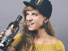 La 'reina del ron cubano' es británica y nunca estudió para ser bartender