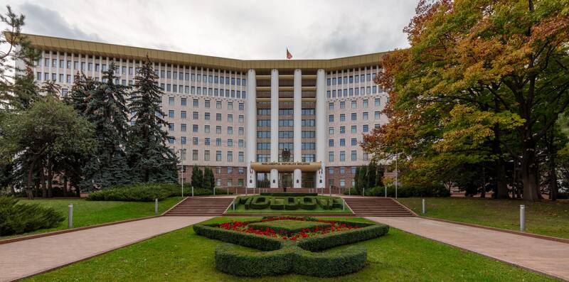 Palacio del Parlamento, en Chisináu, la capital de Moldavia. (Imagen: Wikimedia Commons)