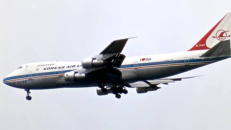 El 747-200 que fue derribado, aterrizando en New York en 1980.