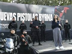 Soledad Martínez incorporó nuevas armas de munición no letal para la patrulla