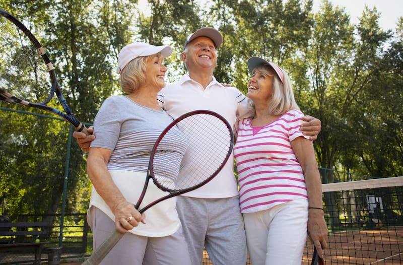 Las relaciones personales son clave para la plenitud en la etapa posterior a los 60 años (Fuente: Freepik)