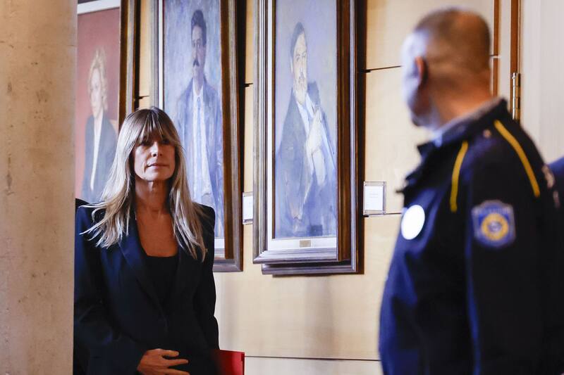 La defensa de Begoña Gómez afirma que los 121 correos analizados muestran gestiones "genéricas y eminentemente administrativas" sin lucro. (Fuente: EFE / Javier Lizón)