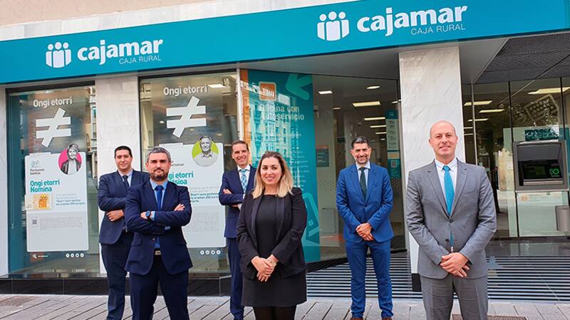 Cajamar busca empleados para sus oficinas en todo el país. (Foto: Cajamar-sitio oficial).