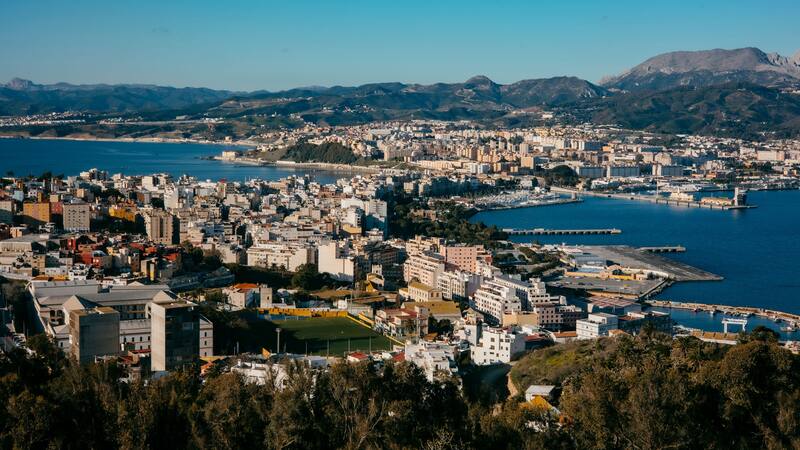 La ciudad más allá del Mediterráneo que combina la cultura de España con la marroquí.