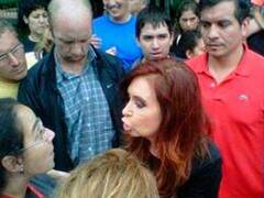 Cristina: "Mamá está sin luz y gas, pero no se quiere ir"