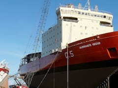 Reparado, el Irízar regresa a la Antártida