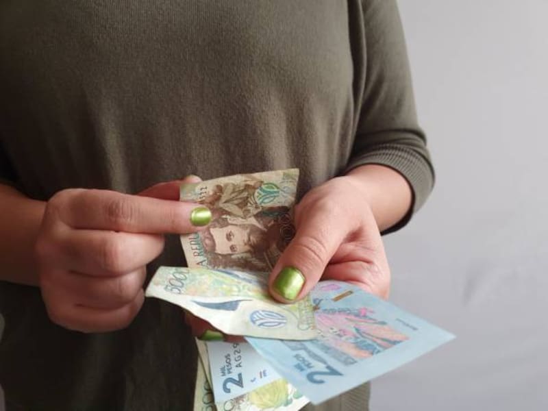 La manera en la que una persona ordena sus billetes puede revelar rasgos profundos de su personalidad. (Imagen: archivo).