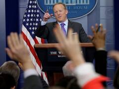 Renunció el vocero de Trump, una de las figuras más polémicas de la Casa Blanca