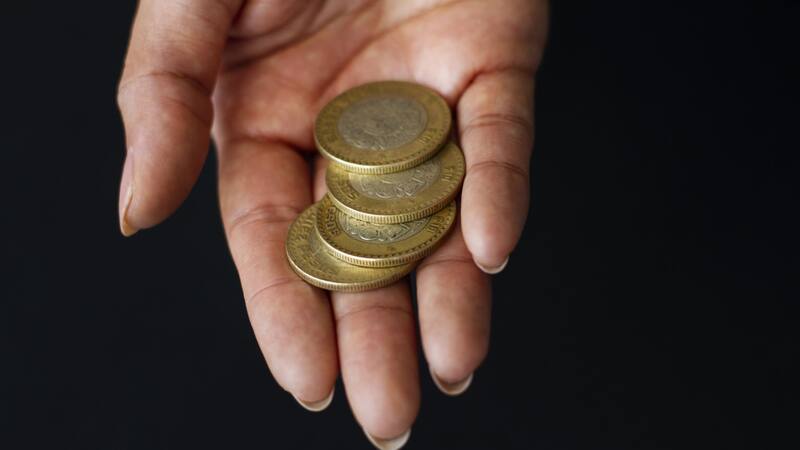 Revisar antiguas monedas de plata en casa podría revelar un tesoro inesperado debido a estos valiosos errores de acuñación.