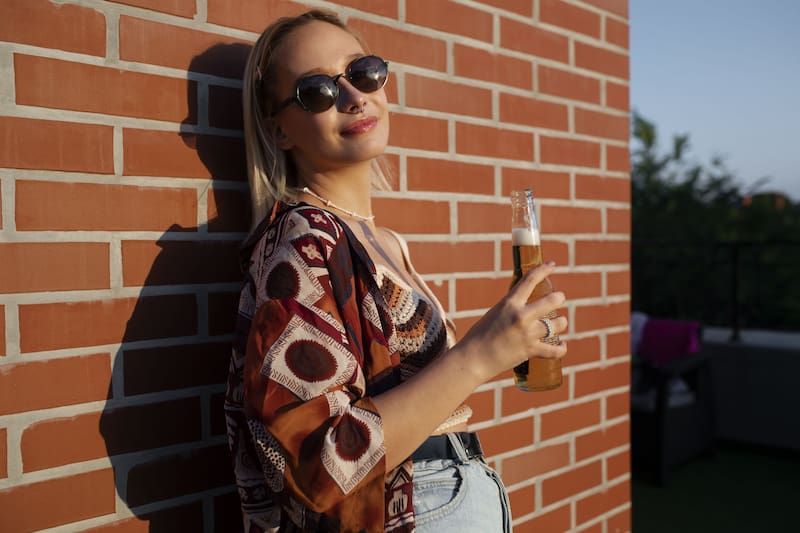 Richard Restak señala que, a los 70 años hay que dejar de tomar cerveza y cualquier bebida alcoholica. (Fuente: Freepik)