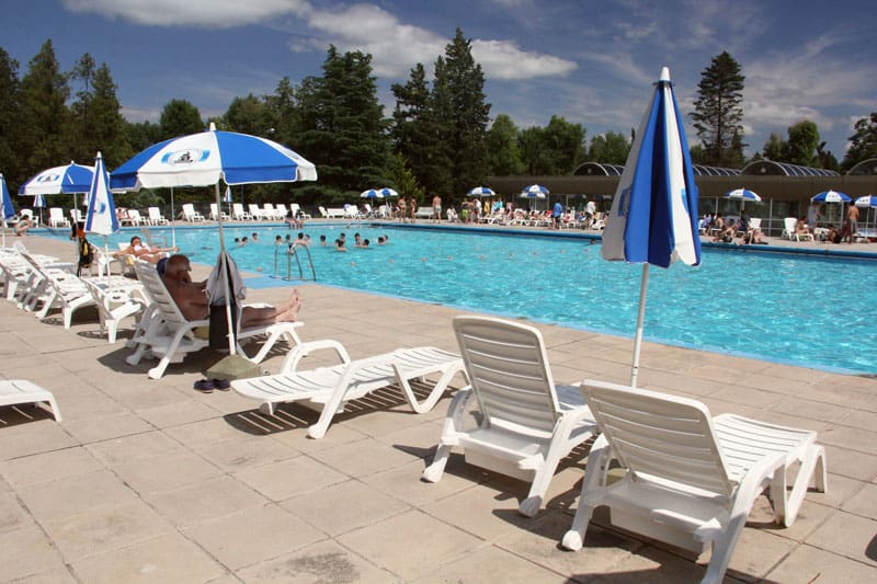 La pileta olímpica de La Colonia Banco Provincia de Tanti es imperdible en el verano (Fuente: www.lacoloniabp.com.ar)