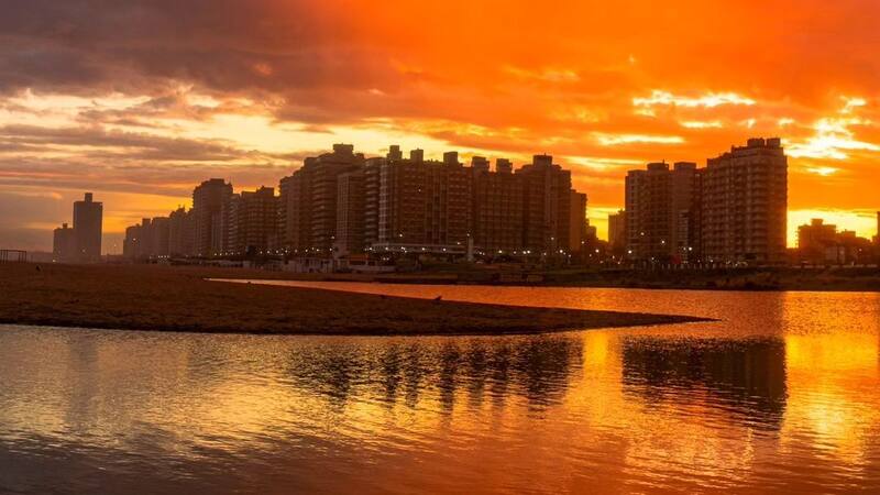 Las familias buscan playas accesibles para el verano, y una localidad ofrece una solución ideal para este verano.
