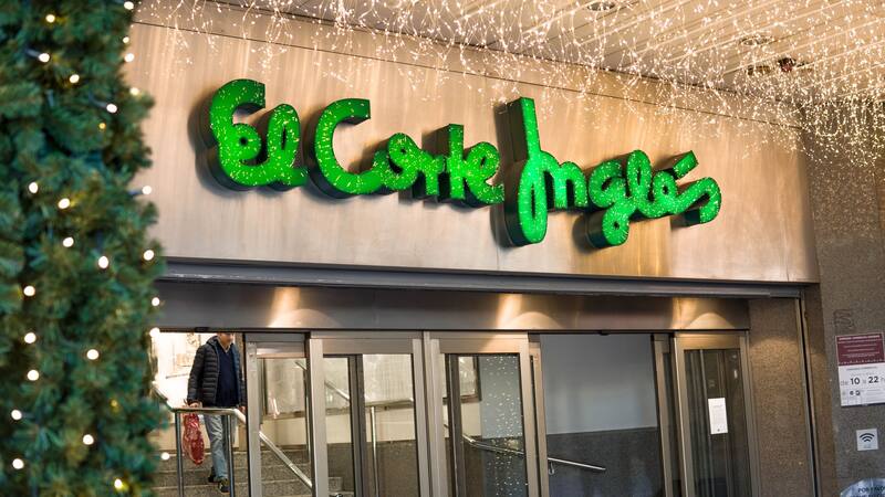 El Corte Inglés refuerza con 6000 contrataciones las áreas de venta y logística esta campaña de Navidad.