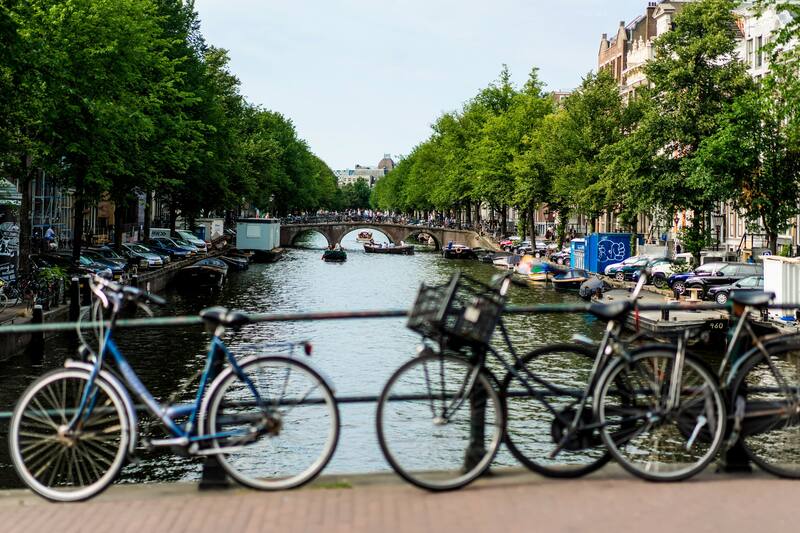 Ámsterdam ingresó al ranking de 10 mejores ciudades del mundo. Fuente: Freepik