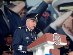 La DEA detuvo al exministro de Defensa de México: lo acusan de contrabando de heroína y cocaína