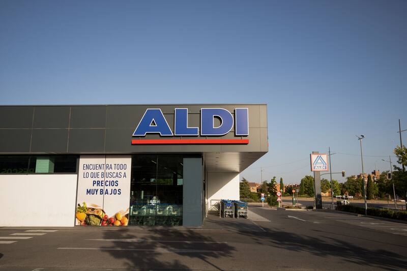 Aldi anunció que bajará el precio de más de 400 productos (Fuente: Shutterstock)