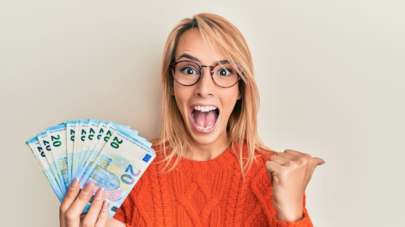 Miles de autónomos en España recibirán un reembolso tras el ajuste en sus cotizaciones.