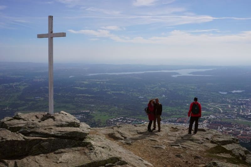 Este sendero se destaca por la presencia de abantos.