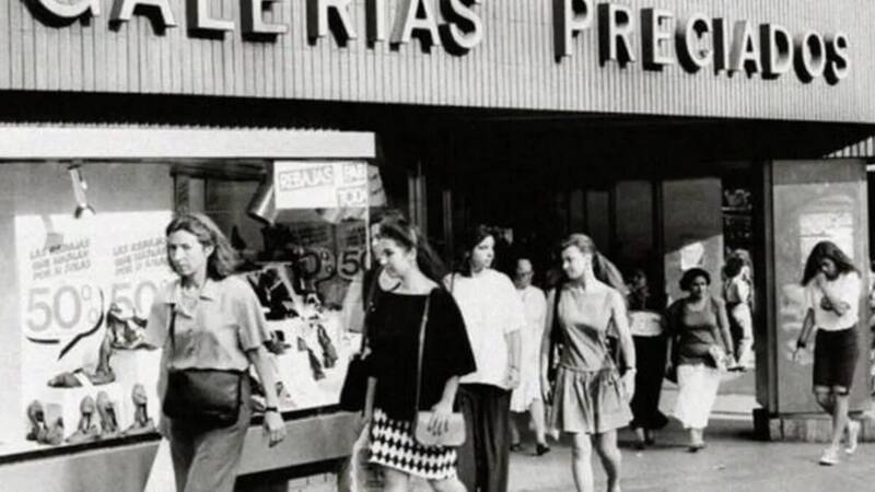 Exterior de una tienda Galerías Preciados.