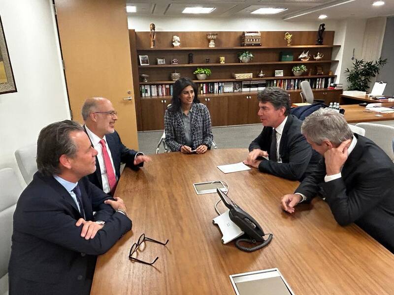 Luis Cubeddu, Rodrigo Valdés, Gita Gopinath, Nicolás Posse y Luis Caputo en Washington DC