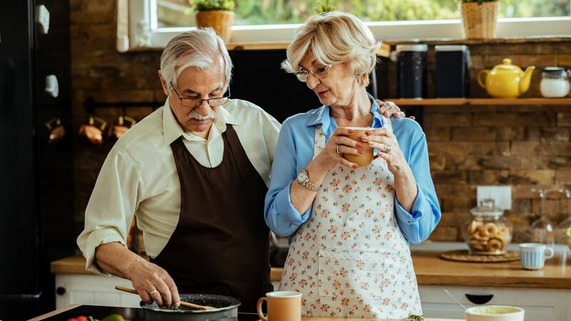 Consumir gelatina regularmente puede aliviar el dolor articular en personas mayores.