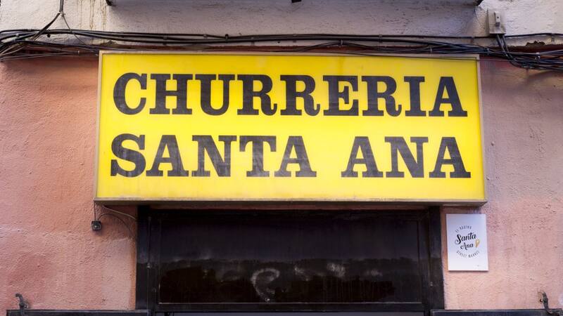 La historia de la churrería Santa Ana, que desde 1895 ofrece los mejores manjares: los madrileños hacen fila todos los días.