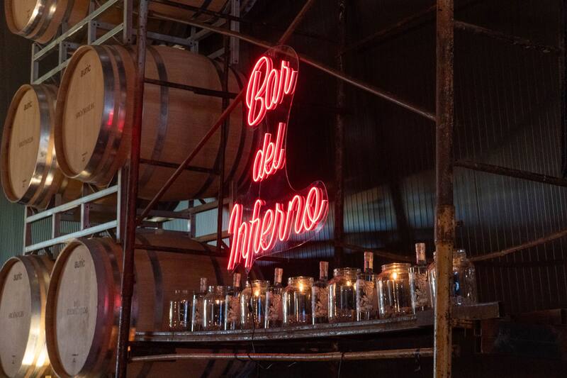 El Bar del Infierno, adentro de El Arca.