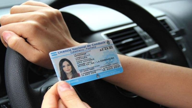 Si el documento vial se encuentra en prórroga obligatoria, y se realizó un cambio de domicilio, se deberá reimprimir el plástico.