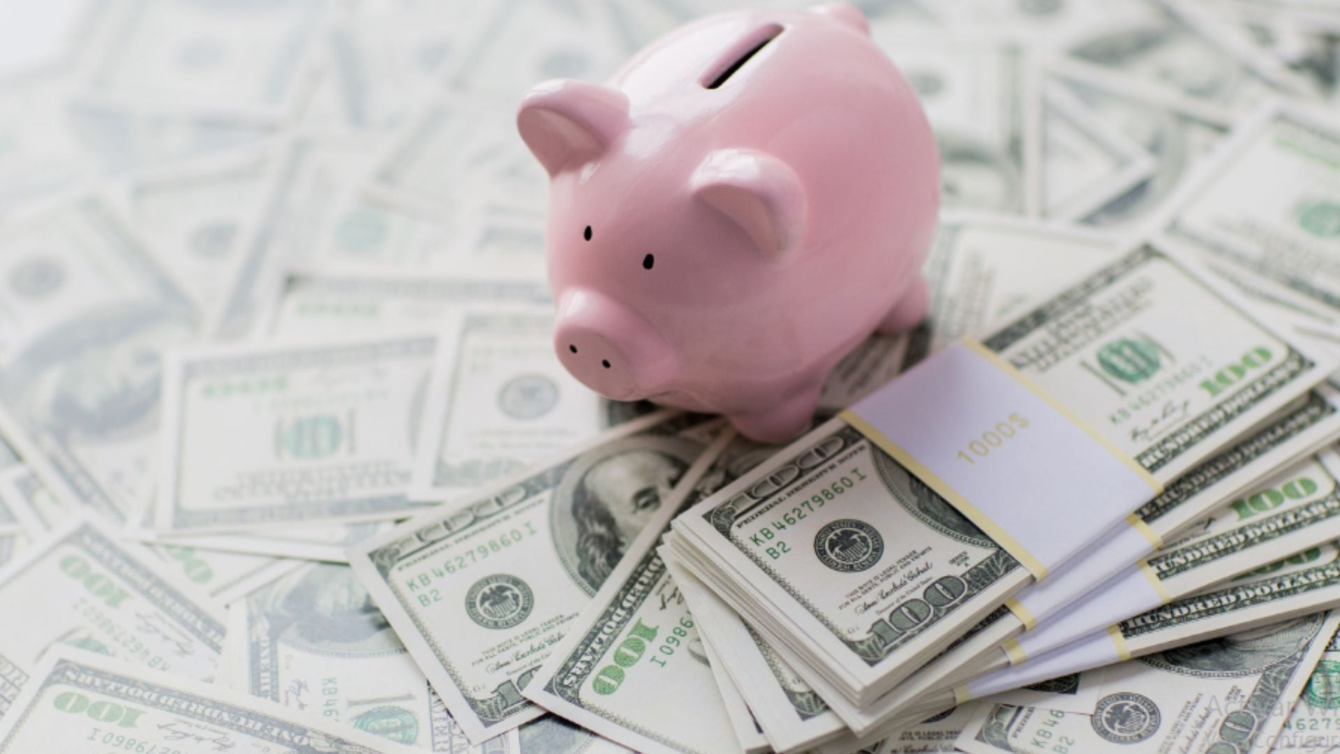 ¿Conviene vender dólares para pagar deudas? Los errores más comunes en momentos de apuro