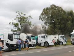 Continúan las medidas de transportistas y advierten que en 48 horas las terminales se quedarían sin granos