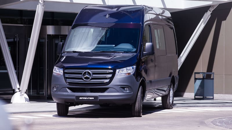 Mercedes-Benz Sprinter; ya estaría cerrado el acuerdo por la venta de la planta de la alemana
