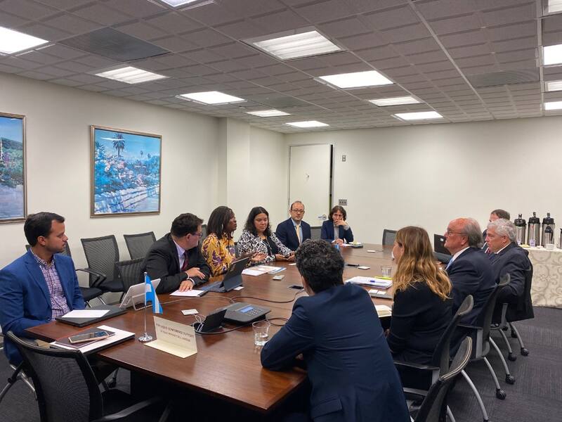 José de Mendiguren gestiona un crédito con el Banco Mundial para financiar a pymes.