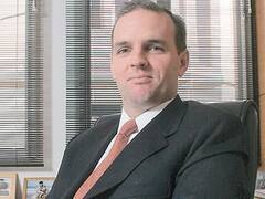 MAE llamó a un headhunter para sustituir a Estrada como CEO