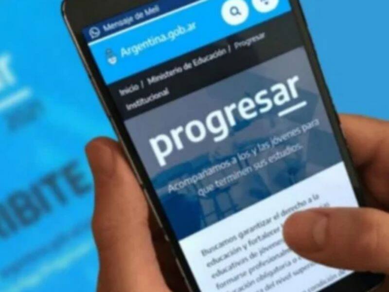 Los beneficiarios deberán cumplir con todos los requisitos para garantizar la continuidad de la beca.