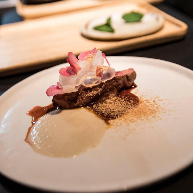 Aramburu sirve un menú de 19 pasos con precio y calidad internacional.