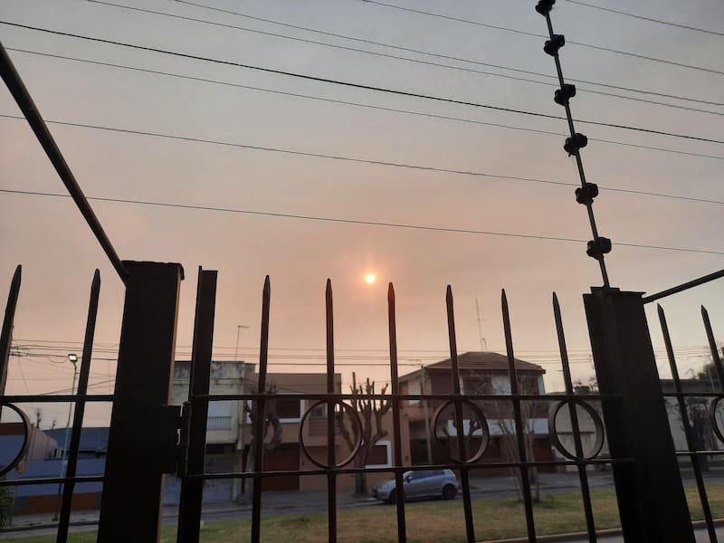 Los usuarios de dos lugares separados por 20 kilómetros compartieron las imágenes.