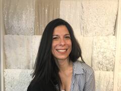 Fue a China para casarse y terminó trayendo telas para Benito Fernández, Kosiuko y Clara Ibarguren