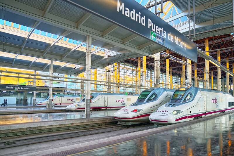 Desde Renfe ofrecen descuentos especiales para viajar por todo el país (Fuente: Shutterstock)