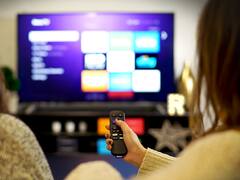 Sin salidas: la mayoría de los argentinos prefiere ver TV por streaming en casa