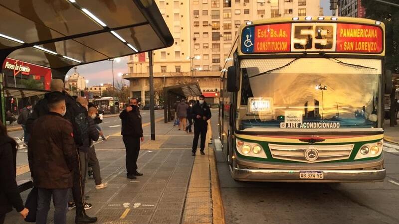 Se mantiene el paro de colectivos.
