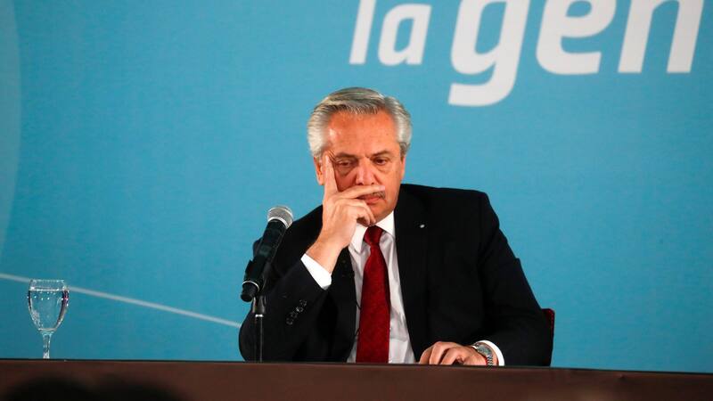 El Gobierno de Alberto Fernández aparece "debilitado" según los analistas brasileños