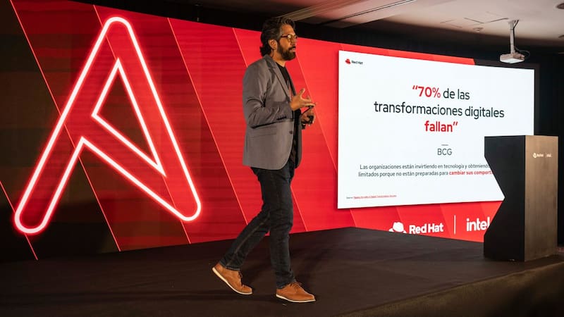 Roberto Calva, experto en automatización de Red Hat.