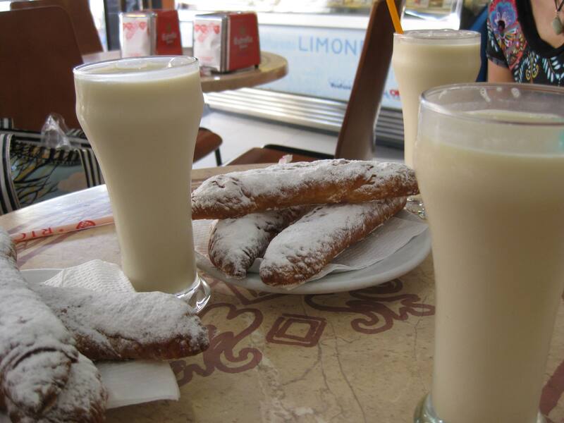 Horchata de chufa: la receta de nuestras abuelas para la refrescante y nutritiva bebida. (Wikimedia Commons)
