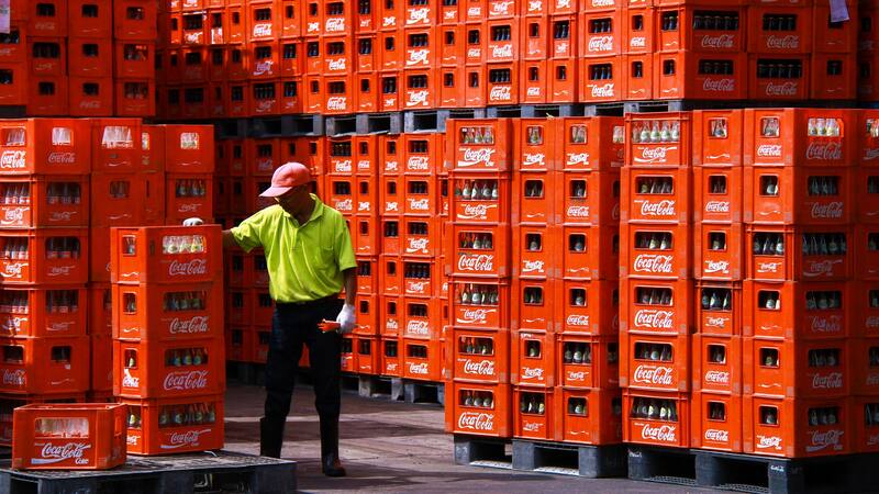 Coca-Cola está buscando empleados para diferentes puestos laborales en toda España.
