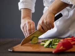 El truco infalible para que tus cuchillos estén siempre afilados: es el secreto mejor guardado de los chefs profesionales