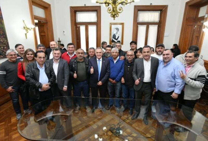 El Gobernador destacó los esfuerzos financieros provinciales para mejorar los haberes de los trabajadores. (Secretaría de Estado de Comunicación Pública/ Gobierno de Tucumán)