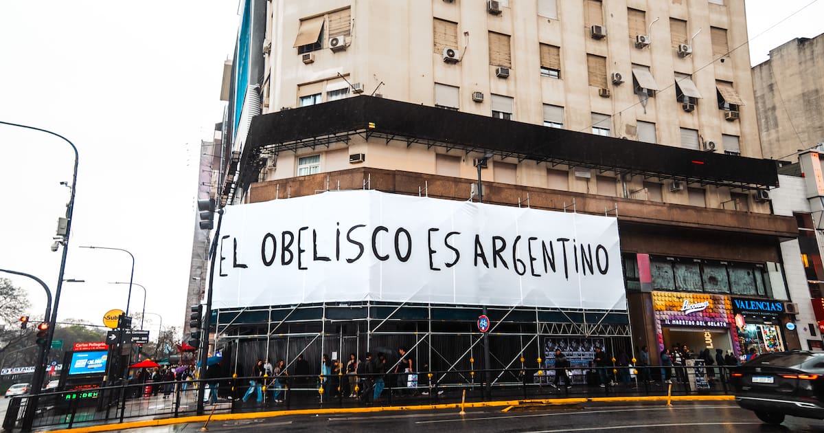 Logtio Escrito Rts Intriga en el centro porteño: apareció un cartel con un mensaje sobre ...
