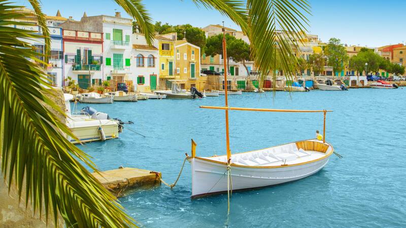 Escapadas: el pueblito de piratas y casas de colores más bonito de Mallorca que debes visitar.