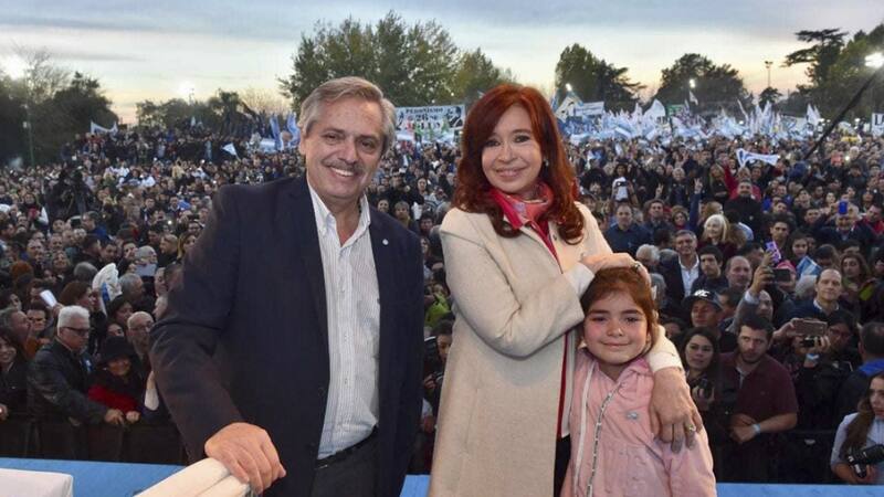Alberto y Cristina, el 25 de mayo de 2019, en el predio donde el Frente de Todos cerrará su campaña.