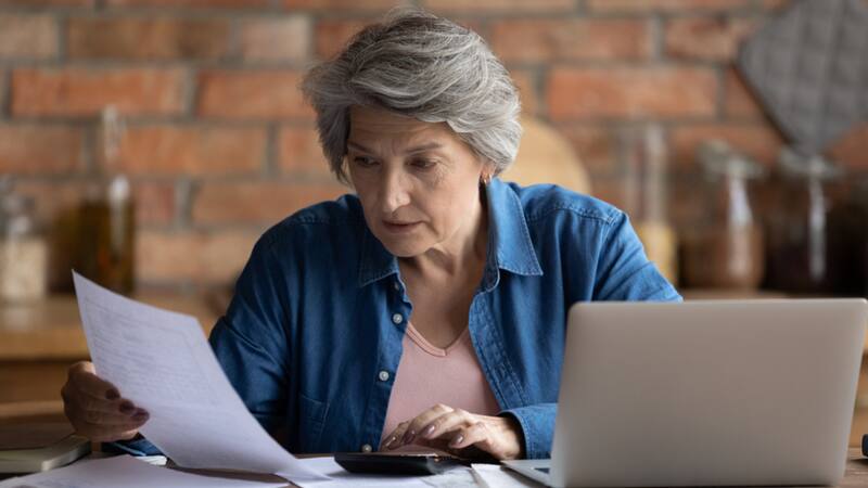 La Seguridad Social bajará las pensiones mínimas de viudedad en 2025 si se reciben más de estos ingresos.